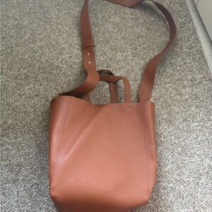Elegant Tan Leather Tote Bag